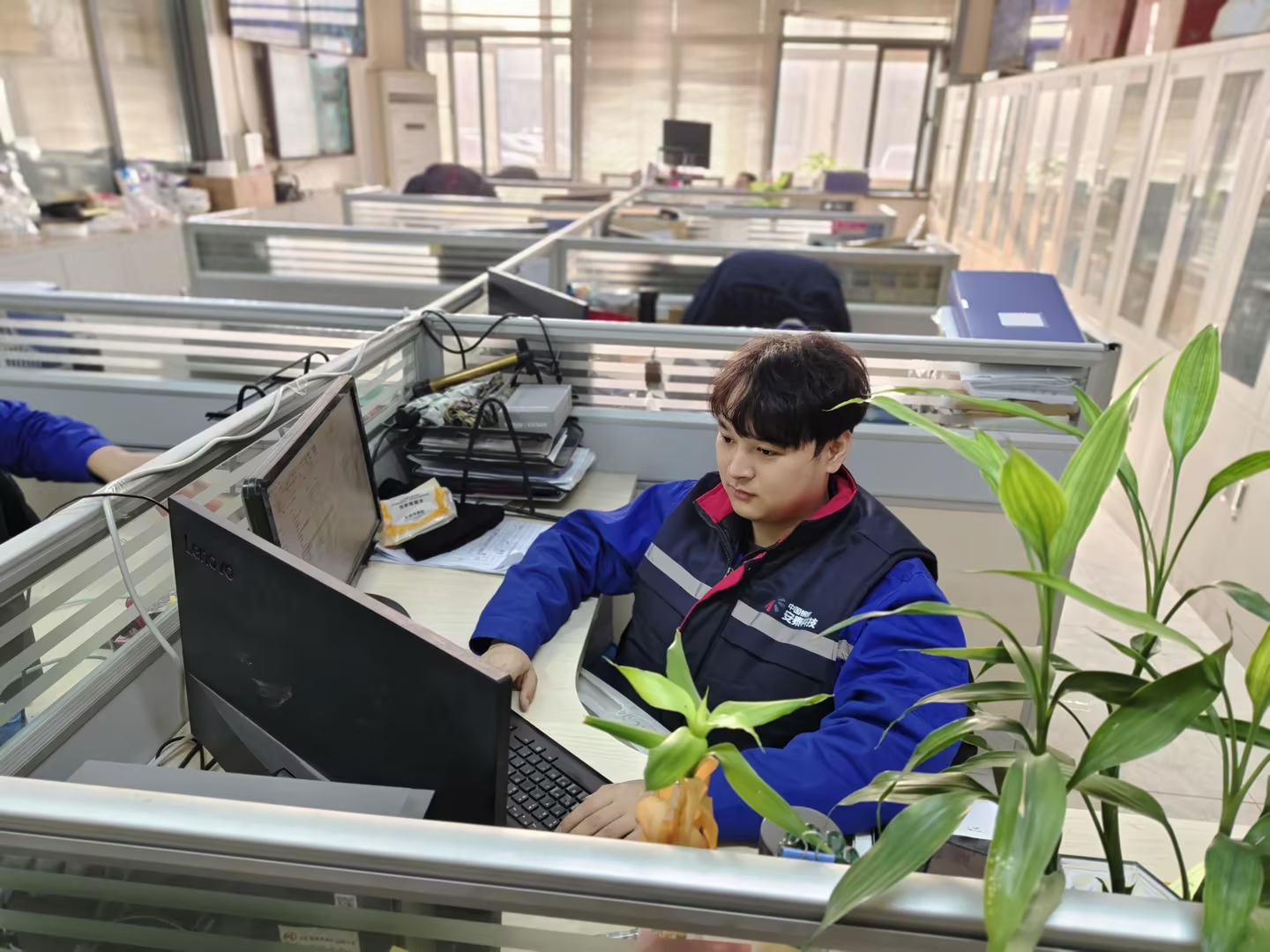 14优秀员工-安泰特粉-崔雷.jpg 14优秀员工-安泰特粉-崔雷.jpg